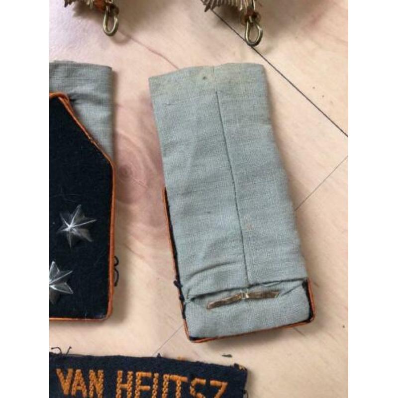 mooie set KL emblemen Van Heutz uit de KNIL periode