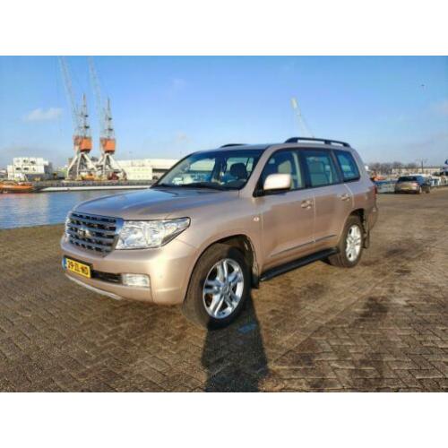 Toyota LAND CRUISER (200 SERIES) V8 4.5 D-4D Autom. 7p
