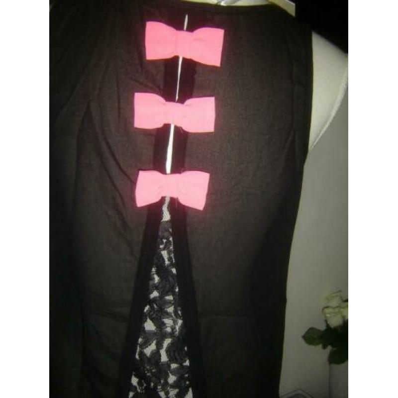 LEUKE en TRENDY zwarte top met roze borduursel mt. M - nieuw