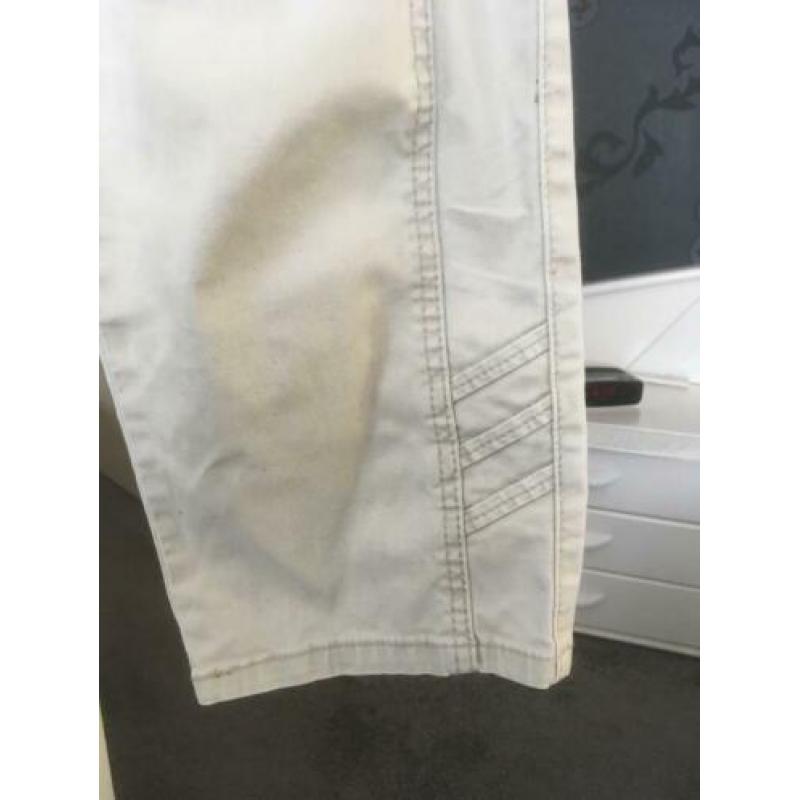 Beige. Broek. Driekwart. Beige. Maat 42.
