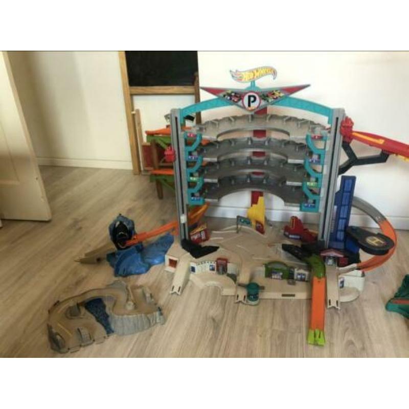 Hotwheels hot wheels garage + extra’s