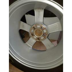 4x Volvo lichtmetalen Velgen en 4x Michelin 205/55/R16