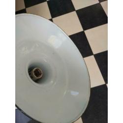 oude fabrieks lampen - twee industriele hanglampen te koop