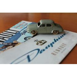 Dinky Toys, Renault Dauphine 24E met 2 Renault folders