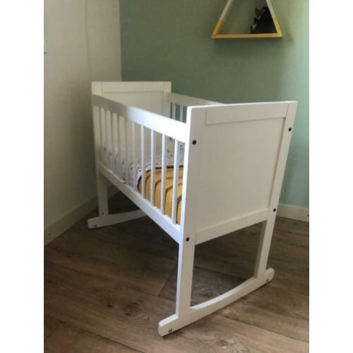 Baby wiegje / bedje wit hout