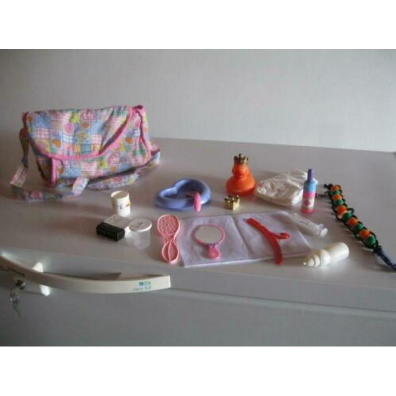 baby b verzorgingstas +poppenstoeltje samen €8