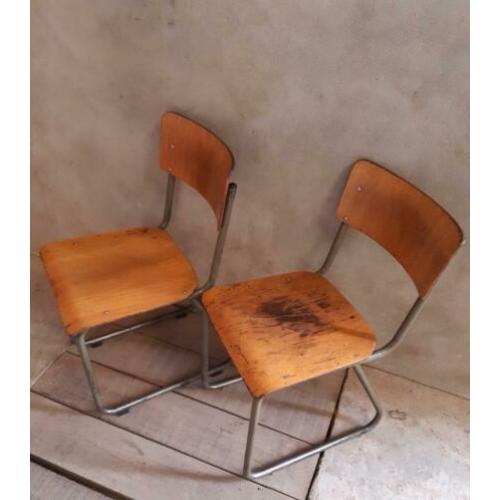 Industriële stoelen 2x, hout met stalen frame.