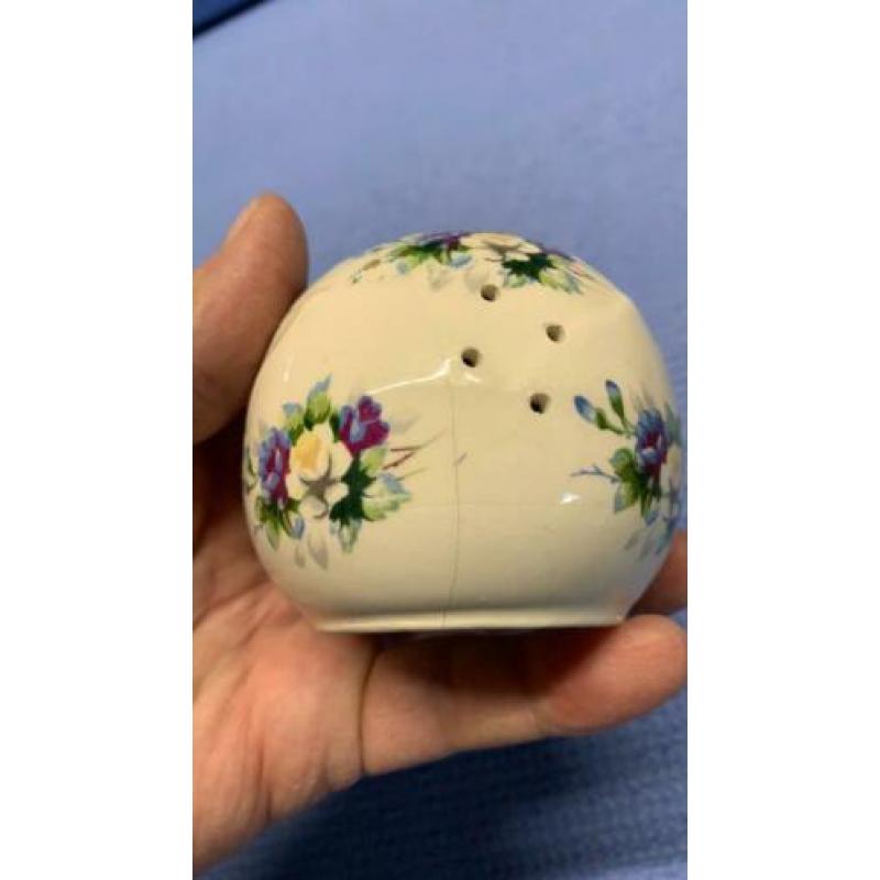 Geur Bal Motief Rond met blauw en gele bloemen er op