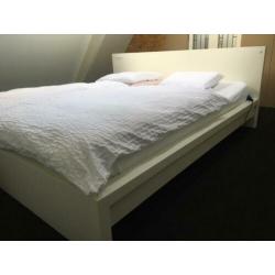 Ikea Malm bed 180x200, ladenkast en ombouw