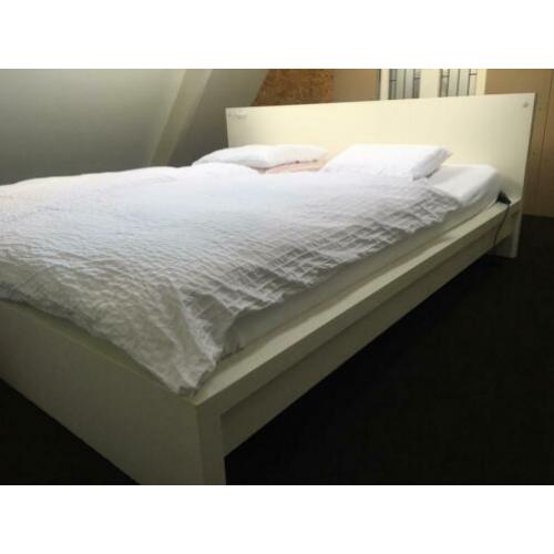 Ikea Malm bed 180x200, ladenkast en ombouw