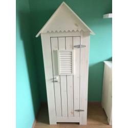 Commode en kast babykamer