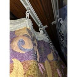 2 window curtains / gordijnen & 1 pillowcase / slopen