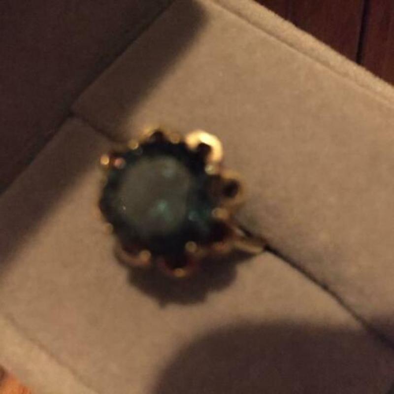 Antiek vintage 14 karaat gouden ring met toermalijn 17.5