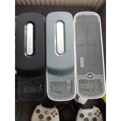3xbox 360 consoles met een paar games