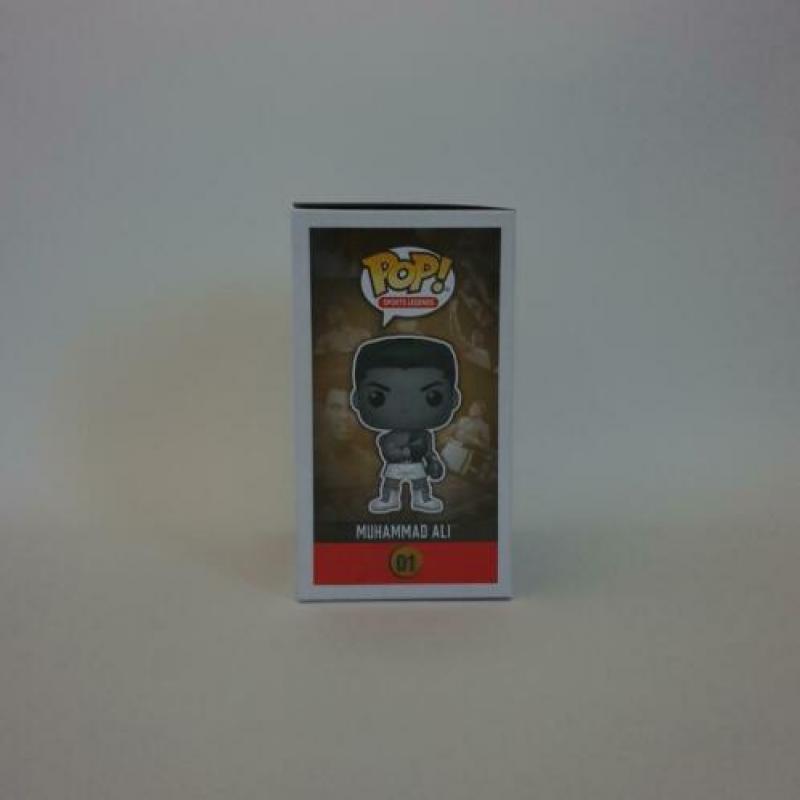 Funko pop! muhammad ali black and white special edition