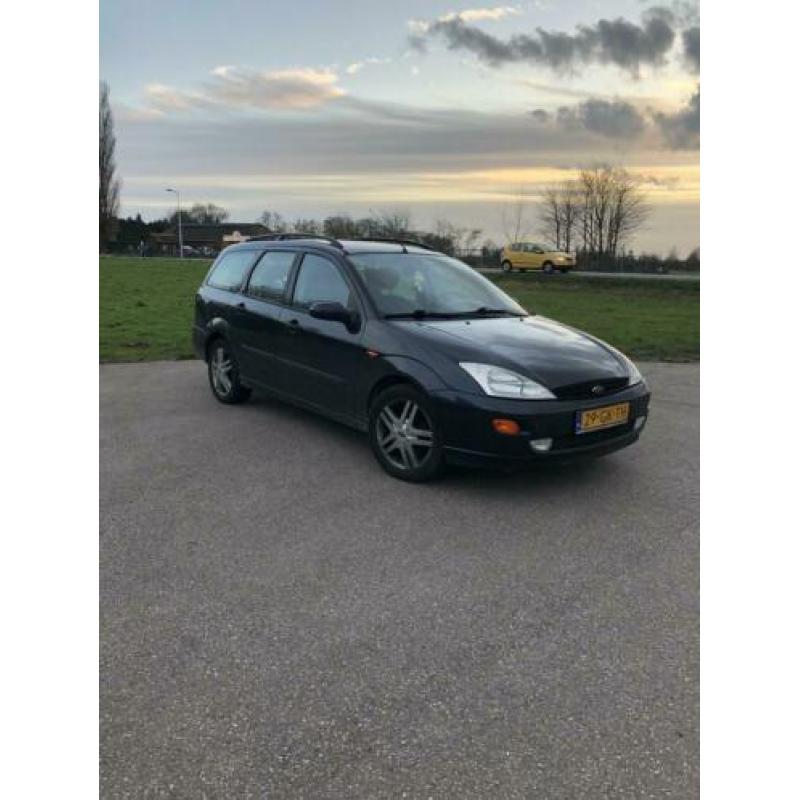Ford Focus 1.8 I Ambiente Wagon 2001 Blauw