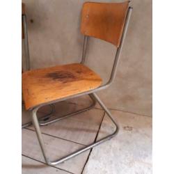 Industriële stoelen 2x, hout met stalen frame.