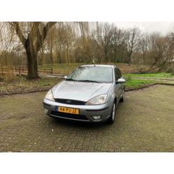 Ford Focus 1.6 I Futura 2004 Grijs.