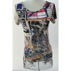 Save the queen top, aparte bewerkt. Als Nieuw!