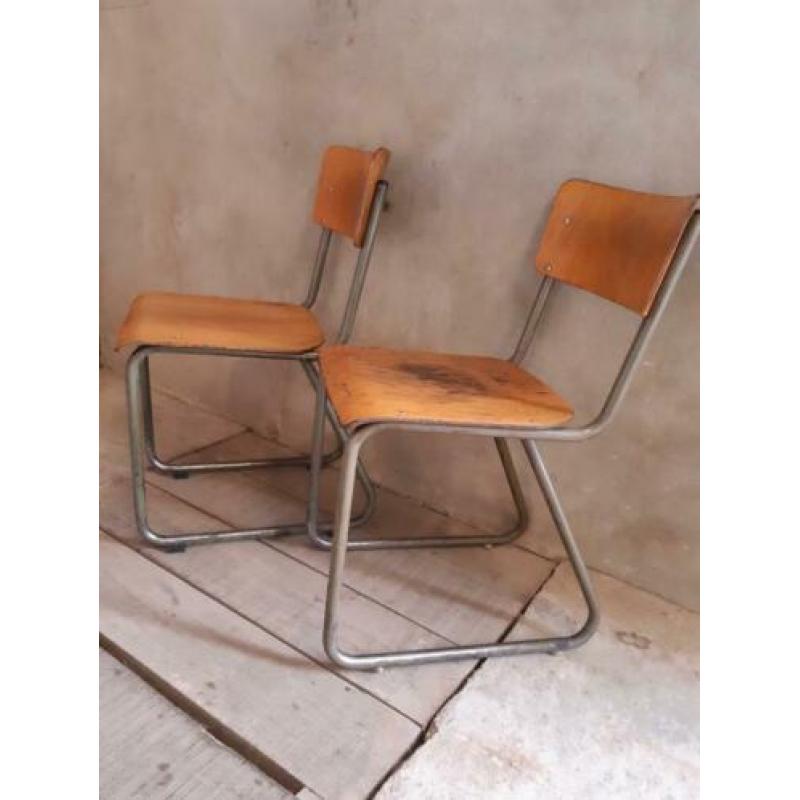 Industriële stoelen 2x, hout met stalen frame.