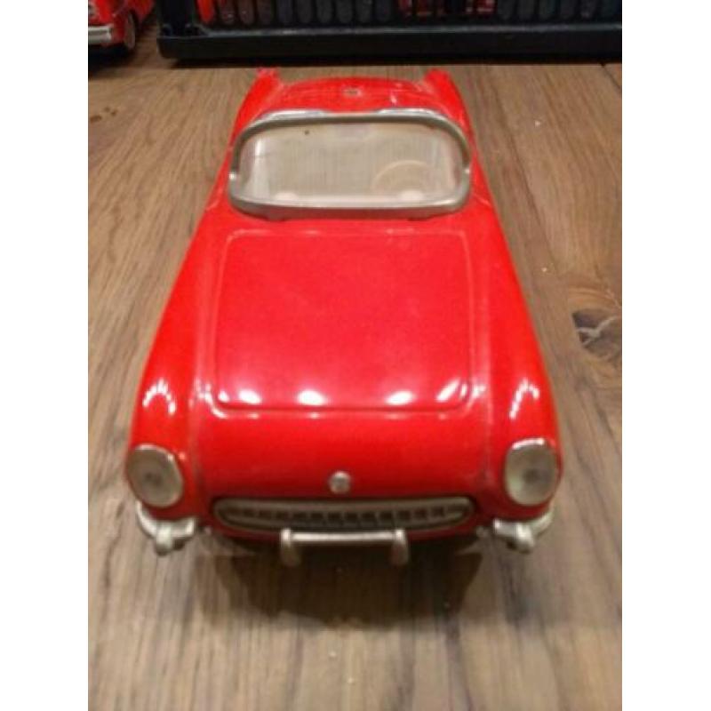 Blikken Chevrolet cabrio met frictiemotor