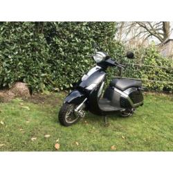 Znen zn50qt-f scooter geel kenteken met top koffer