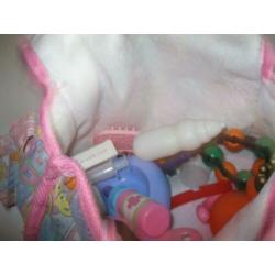 baby b verzorgingstas +poppenstoeltje samen €8