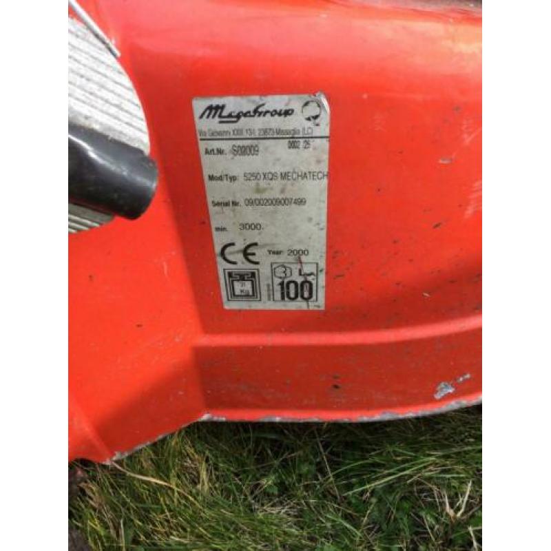 Benzine grasmaaier