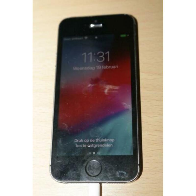 apple iphone 5s 16Gb space gray