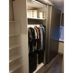 Kledingkast soft close systeem