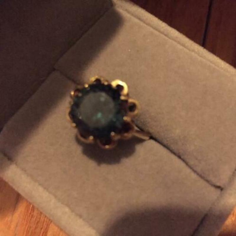 Antiek vintage 14 karaat gouden ring met toermalijn 17.5