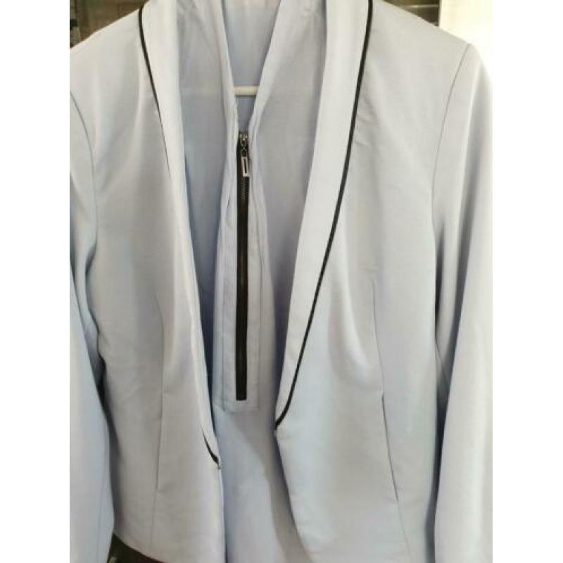 Mooie blazer + blouse van FRANSA, maat 42