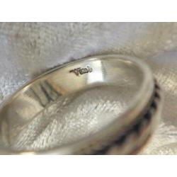 Mooie Handgemaakte Zilveren Ring - gedraaid koord - maat 22