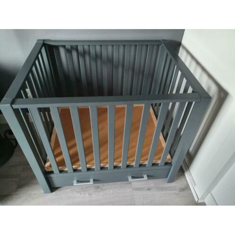 Box Casper antraciet inclusief lade en boxkleden