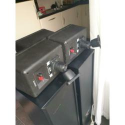 Set boxen surround met 2 boxen met ophangbeugel