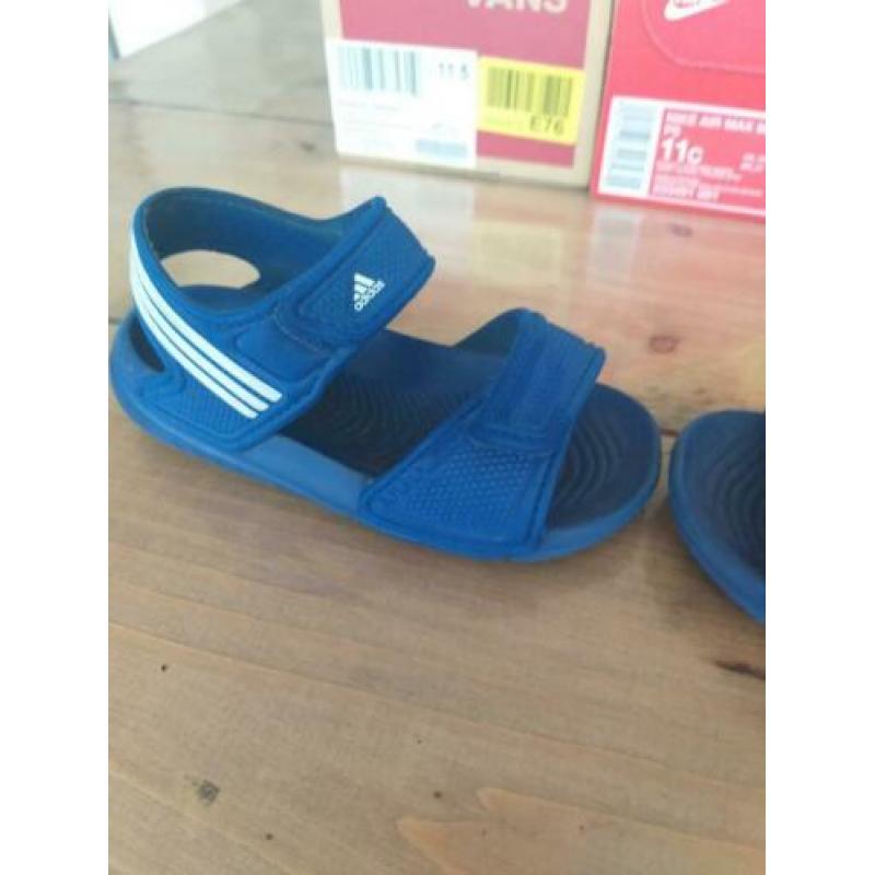 Adidas sandalen slippers maat EU 22 kids