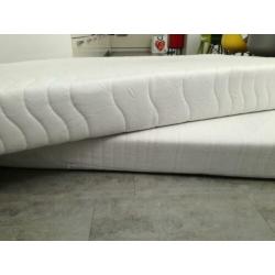 Gratis 2x 1-persoons matras