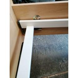 Seniorenbed met electrisch verstelbare lattenbodem. 90 x 200