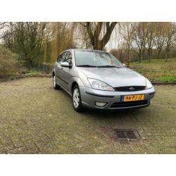 Ford Focus 1.6 I Futura 2004 Grijs.