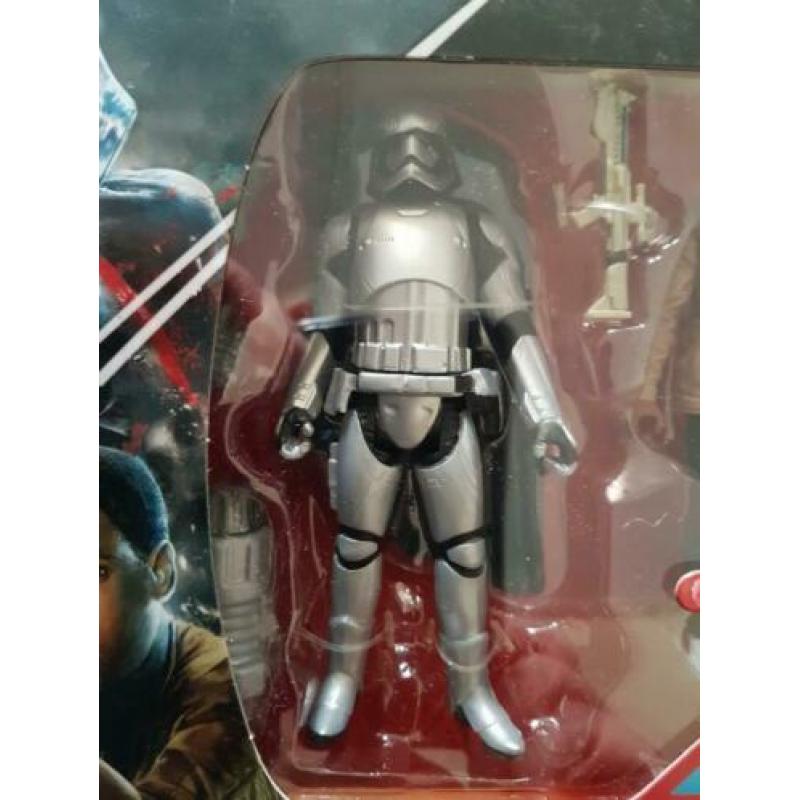 -30% Star Wars Rogue One Captain Phasma & Finn