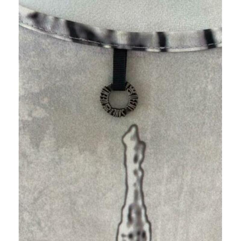 Save the queen top, aparte bewerkt. Als Nieuw!