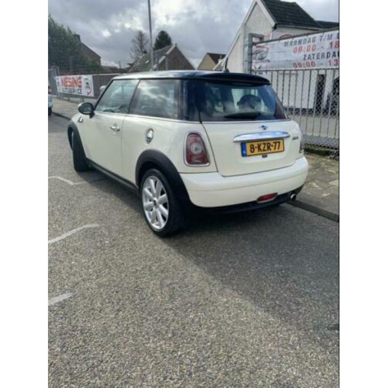 Mini cooper 2010 1.6 16v km 145205
