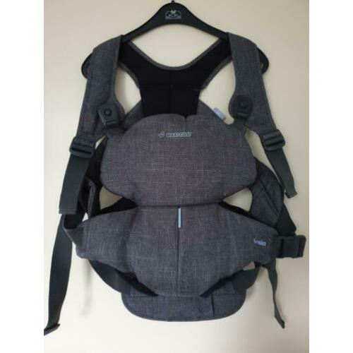Maxi-Cosi 'Easia' (Black denim) draagzak ZGAN!