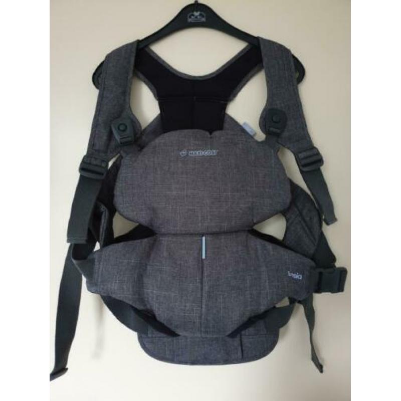 Maxi-Cosi 'Easia' (Black denim) draagzak ZGAN!