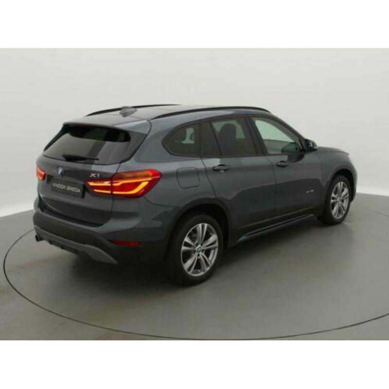 BMW X1 1.8i sDrive Sport Line | Panoramadak | LED (bj 2016)