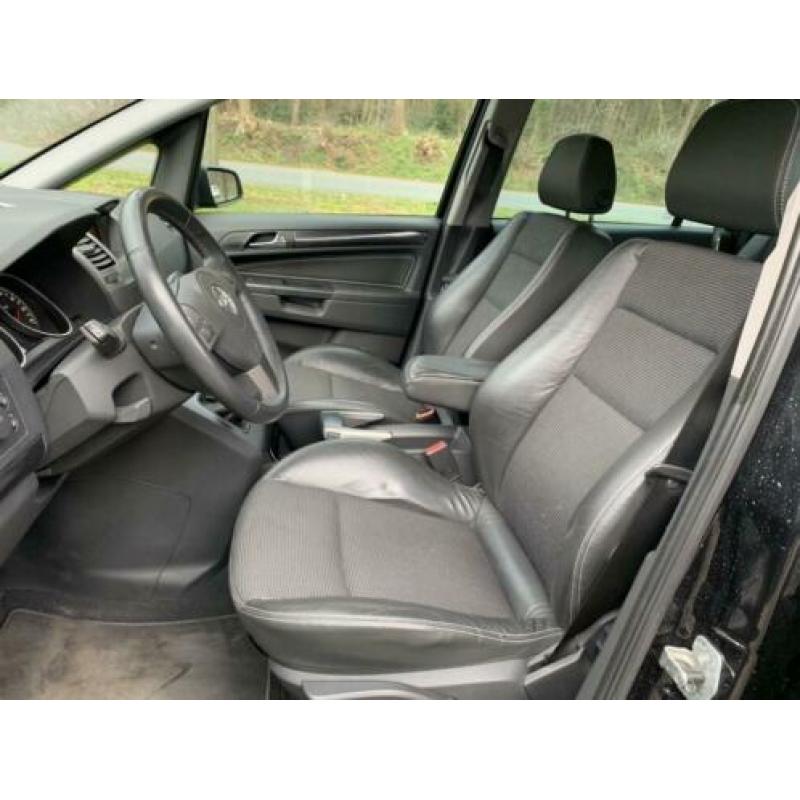 Opel Zafira 2.2 Cosmo 7 zitter/Airco/Half-leder/Trekhaak/Cru