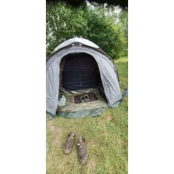 2 men Fox Continental easy Dome