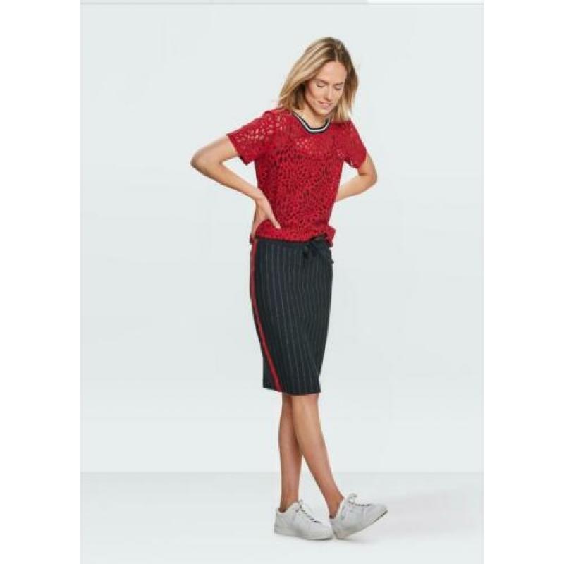 WE fashion stretch donkerblauw rood sportief rokje maat S