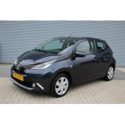 Toyota Aygo 1.0 VVT-i x-play 5-deurs AC/CAMERA (bj 2016)