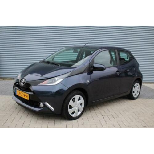 Toyota Aygo 1.0 VVT-i x-play 5-deurs AC/CAMERA (bj 2016)